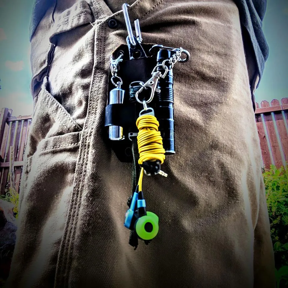 Earbud Holder Micro Tool