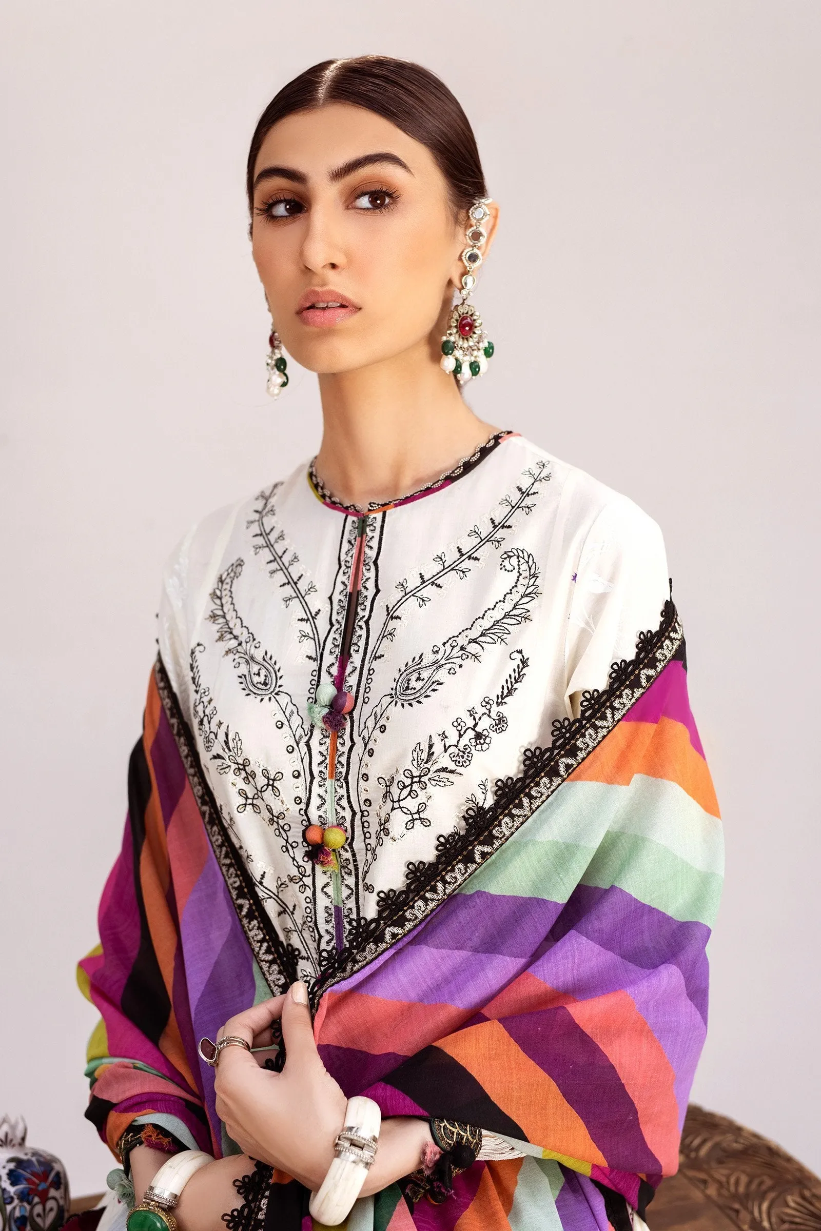 Élan Luxury Lawn Collection – EL21-03 A (NAZIK)