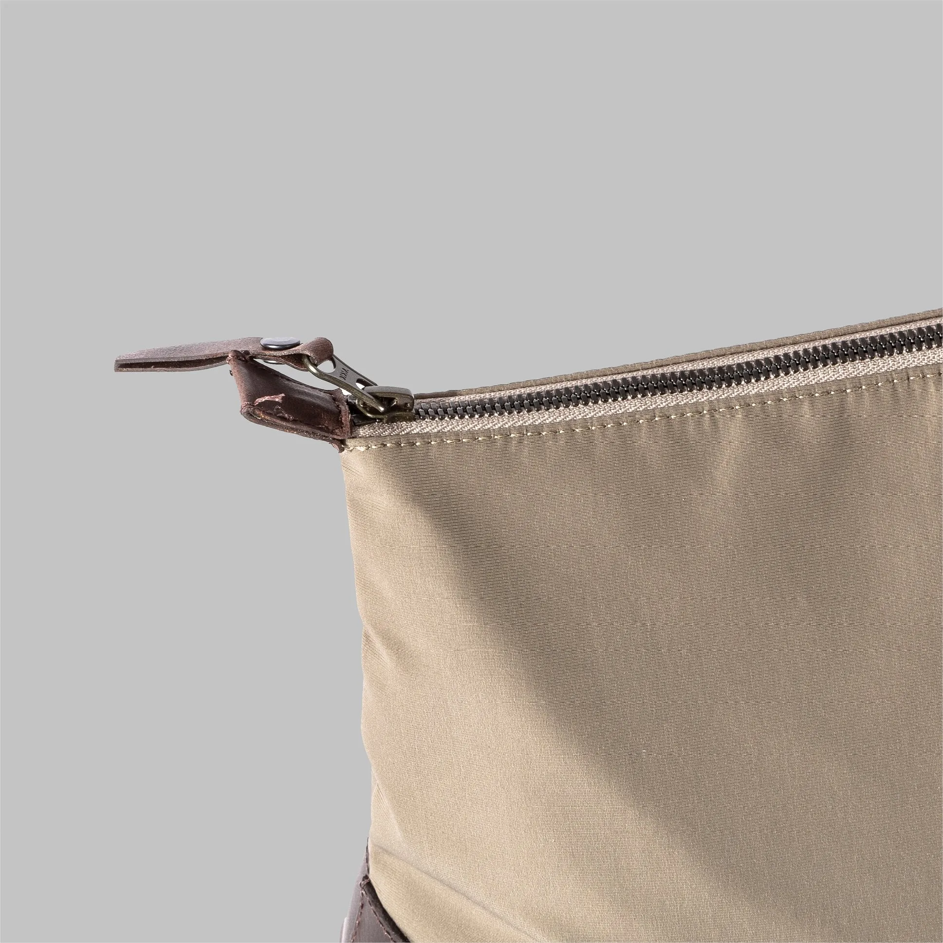 Silverdale Beige Nylon & Leather Wash Bag